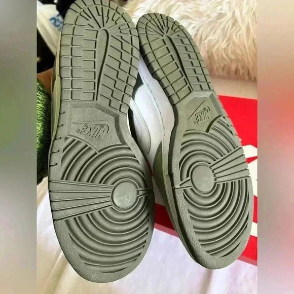 New Nike Dunk Low "Oil Green Cargo Khaki" Size 11 FN6882 Shoe - Picture 7 of 10